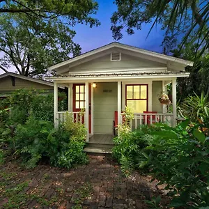 Holiday home Charming 1923 At Erehwon Retreat, Tampa